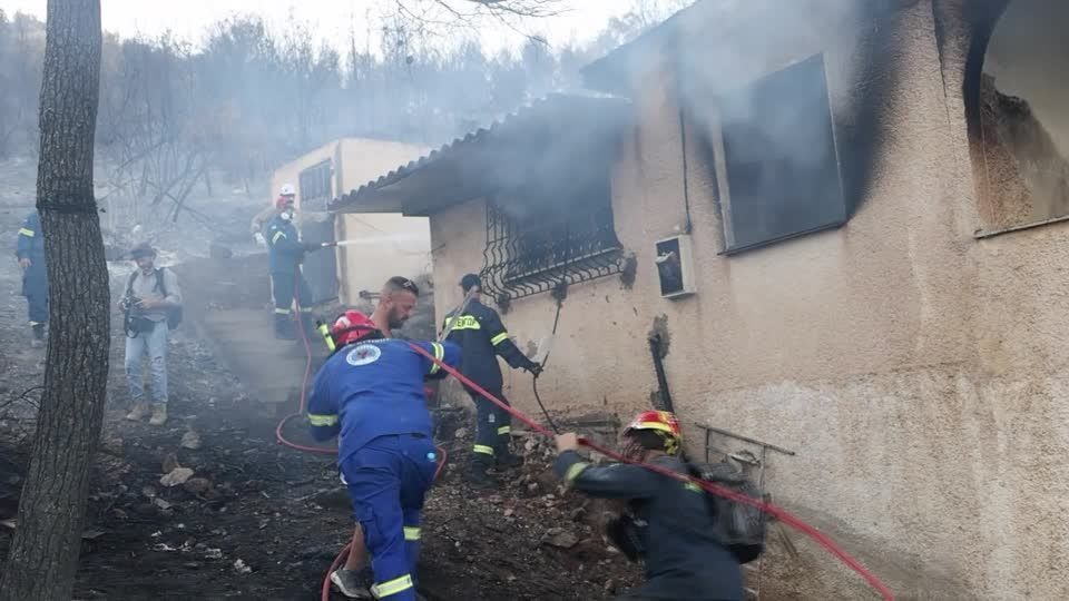 União Europeia envia bombeiros à Sérvia para combater incêndios florestais