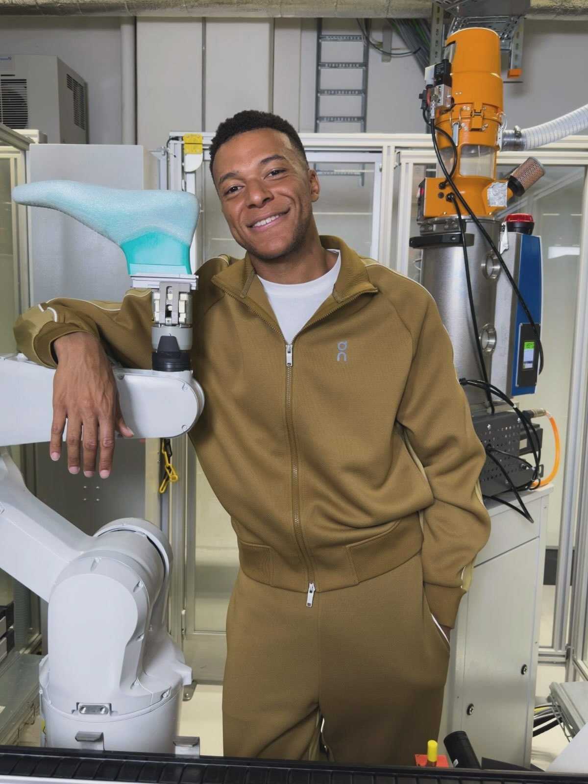 Kylian Mbappé assina com a On após 20 anos de parceria com a Nike