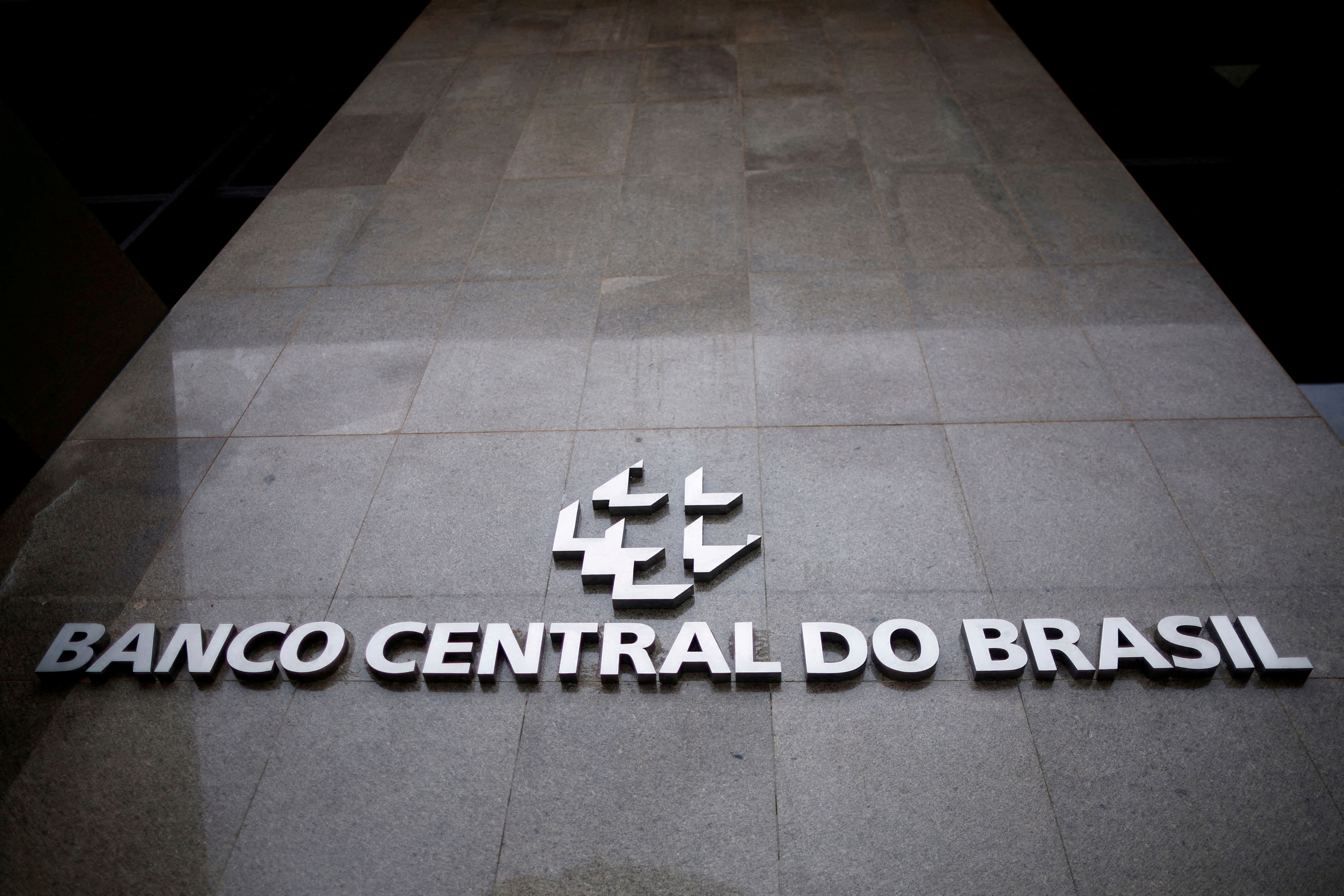 Banco Central decreta liquidação extrajudicial da Frente Corretora de Câmbio