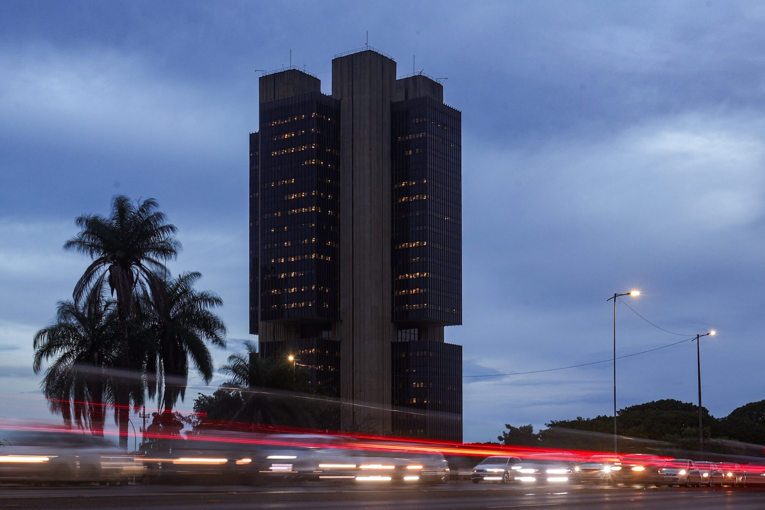 Focus: mercado reduz previsão de inflação em meio à guerra