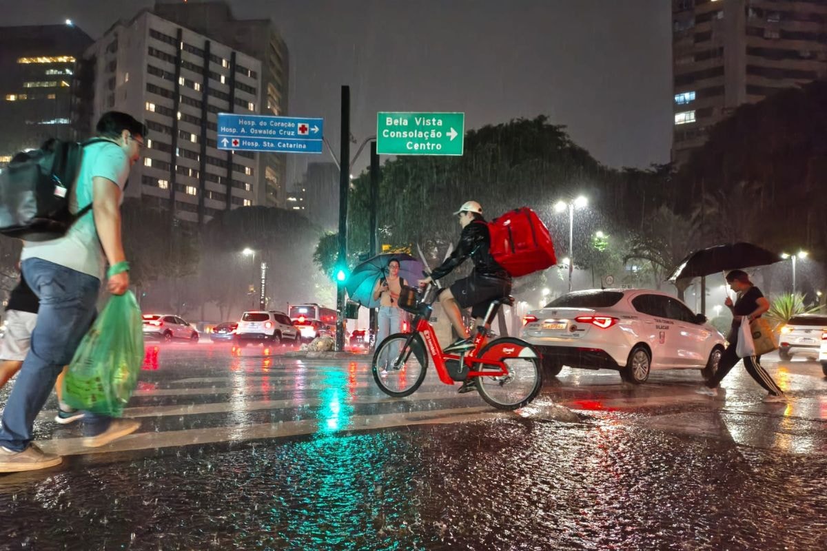 Frente fria traz chuva ao Sudeste e Centro-Oeste na 2ª quinzena do mês