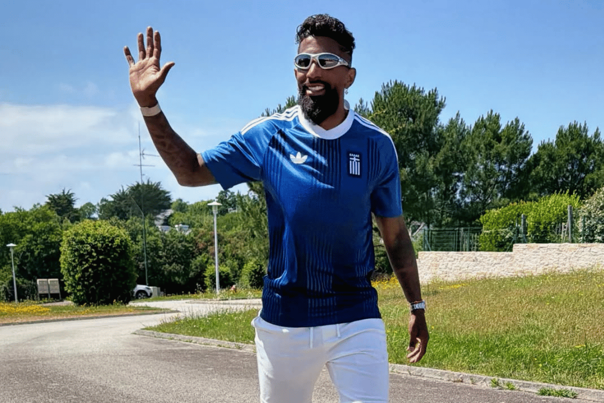 Rodinei brinca com Ancelotti e deseja boa sorte na Copa do Mundo