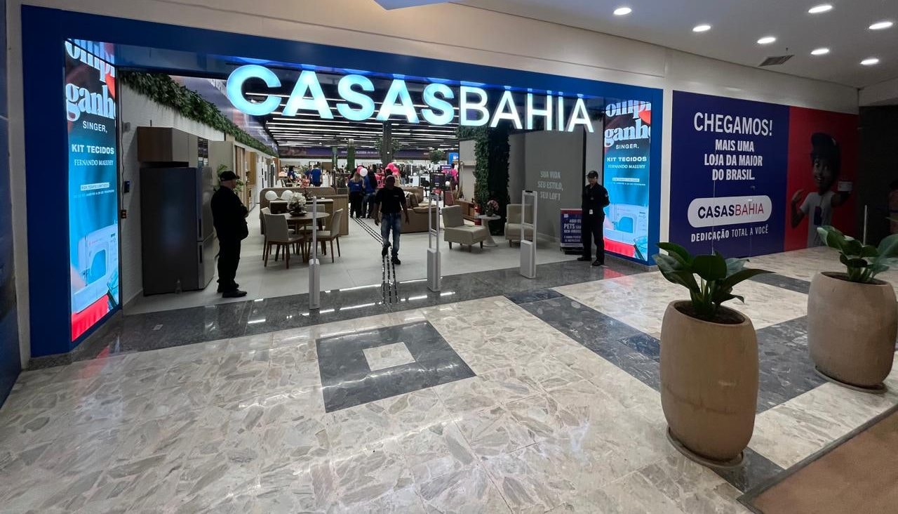 A Casas Bahia popularizou o carnê — e hoje ele está no centro do seu pedido de RJ