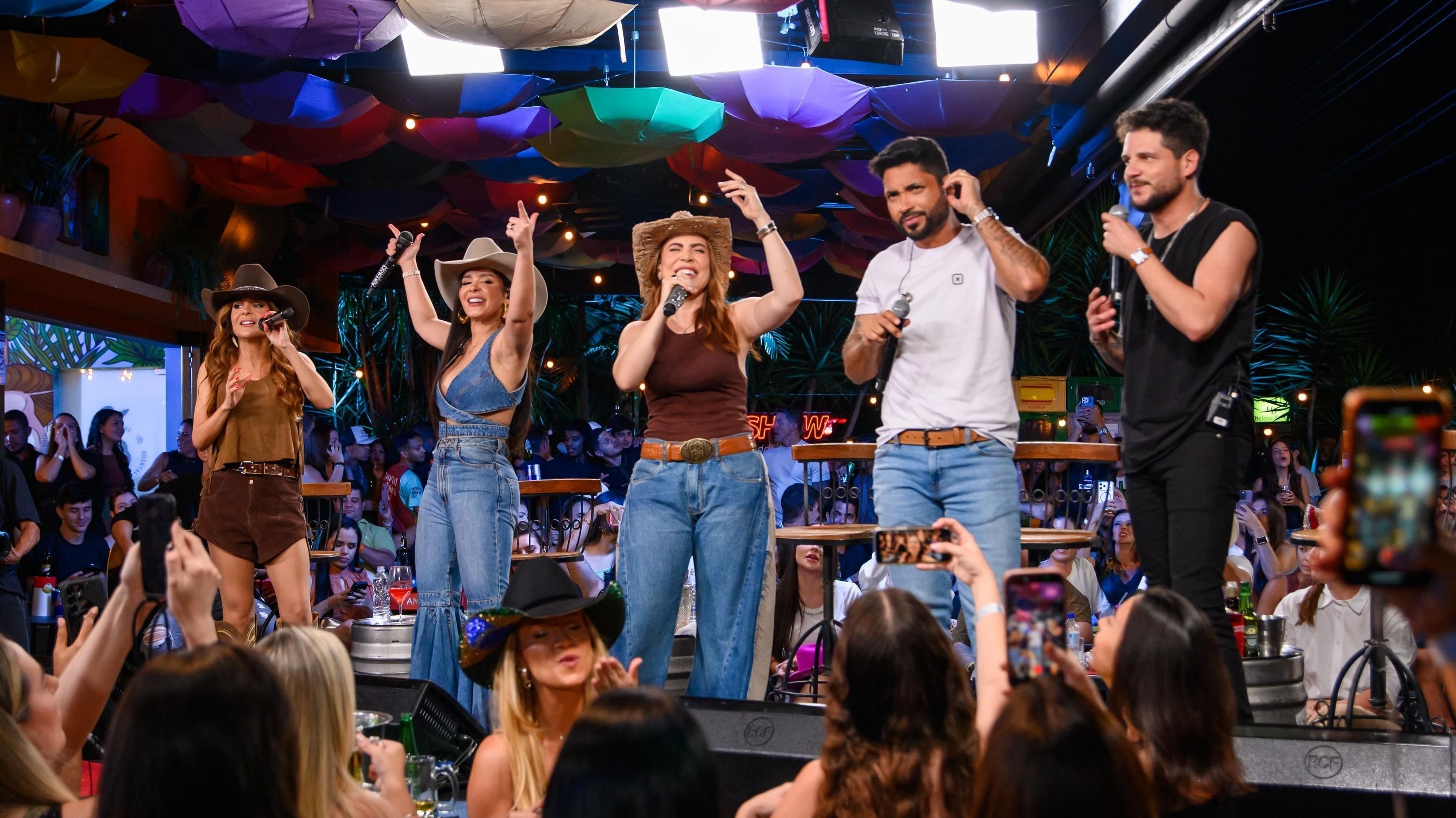 Xororó surpreende fãs com rotina puxada de musculação: “Não é mole”