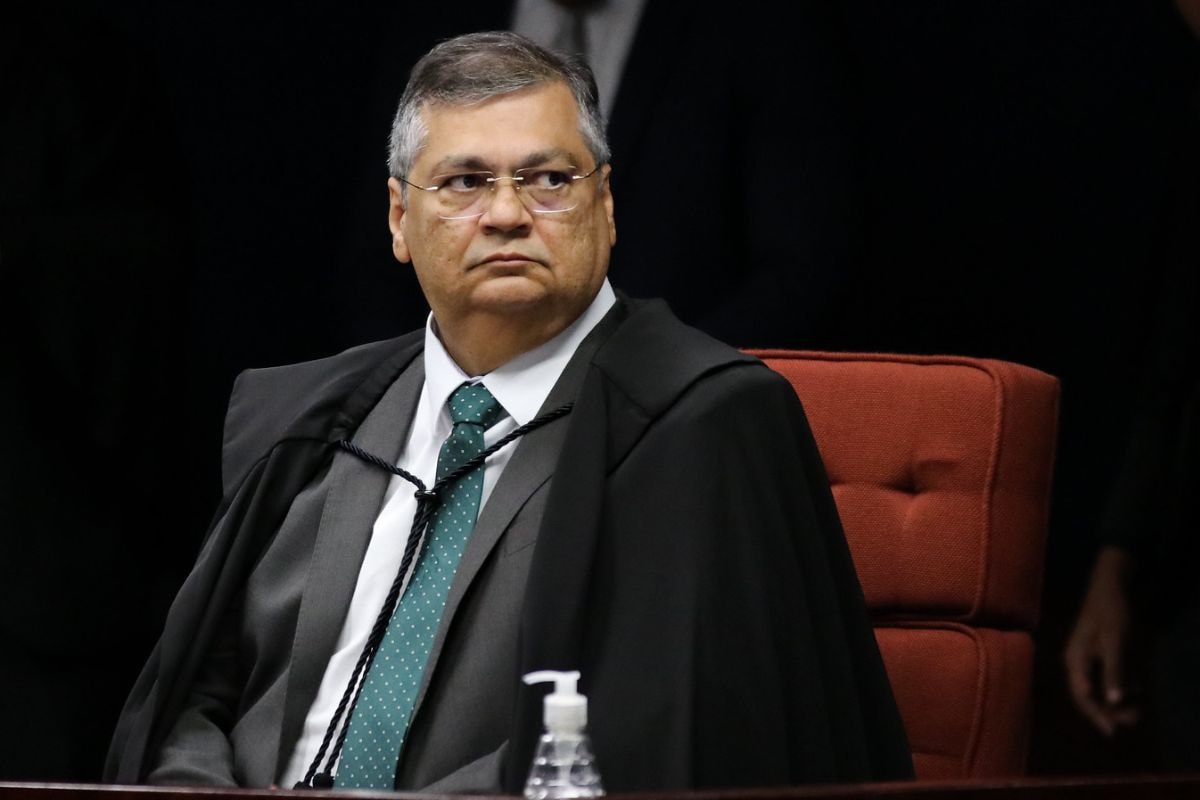 Dino defende reforma no Judiciário, mas nega haver "crise terminal"