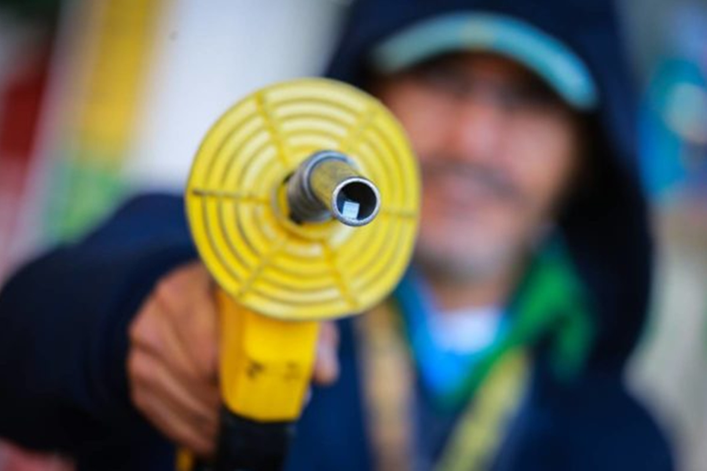 Governo Lula anuncia subvenção para conter preço da gasolina