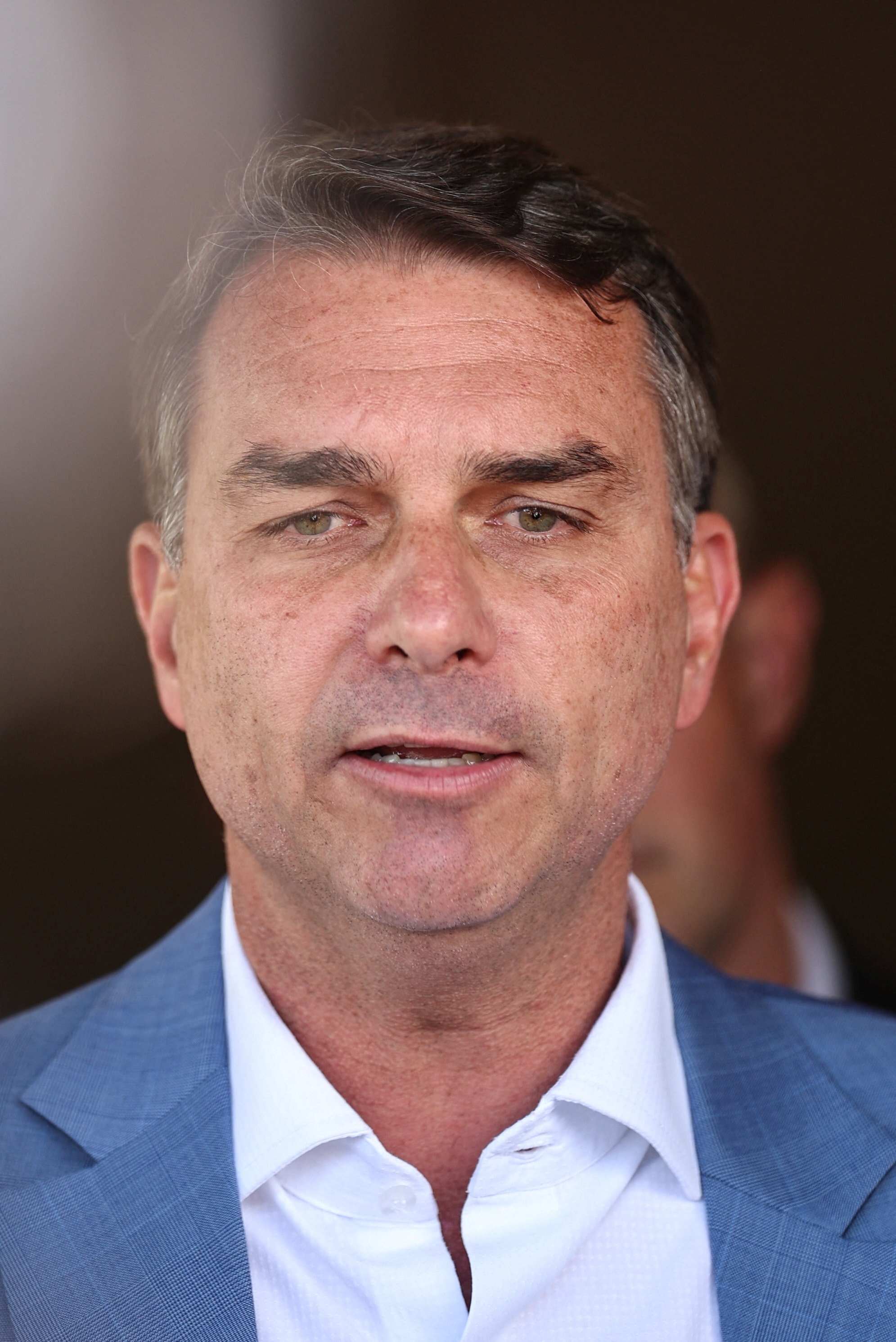 Plano de ajuste fiscal de Flávio Bolsonaro prevê corte de 2% do PIB, diz jornal