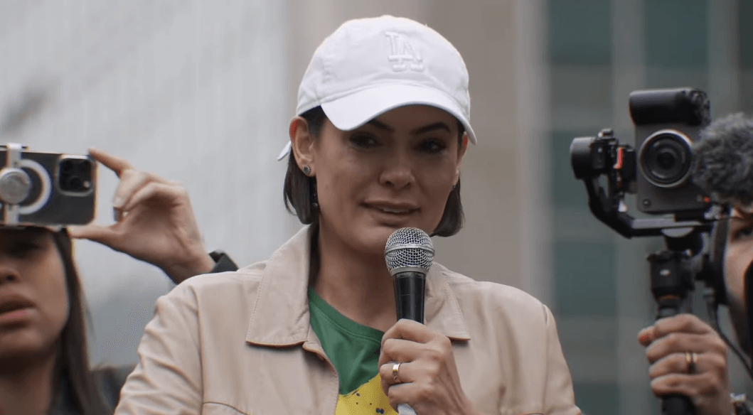Michelle conta com rede de apoio de irmãos para candidatura ao Senado