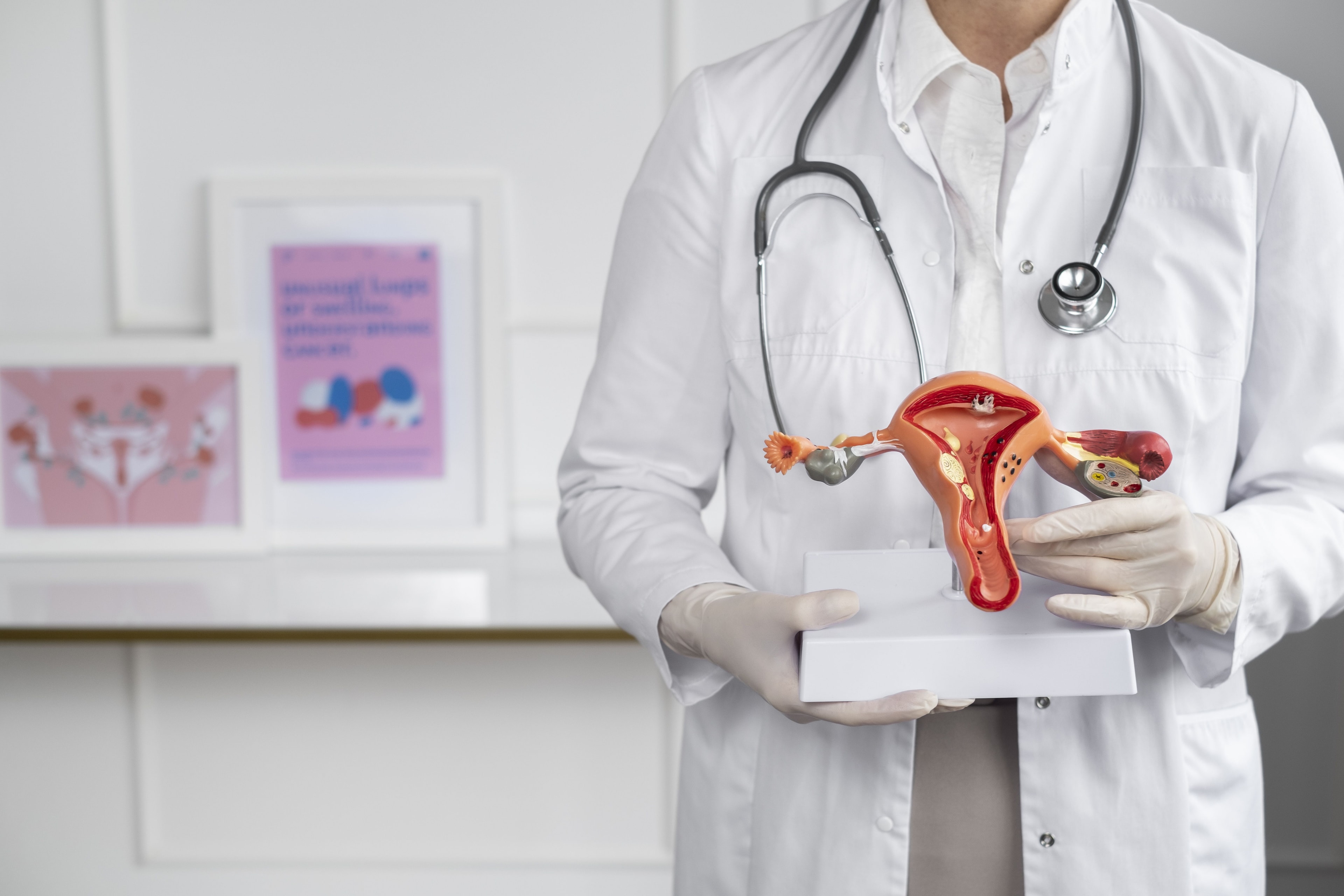 “Há um verdadeiro estigma”, diz ministra à CNN sobre endometriose