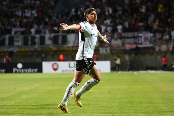 Ex-Vasco, Palacios é investigado em operação contra tráfico no Chile
