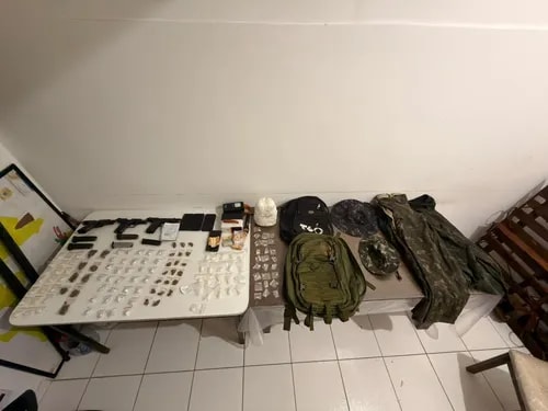Três homens feridos em confronto após exibirem armas nas redes sociais