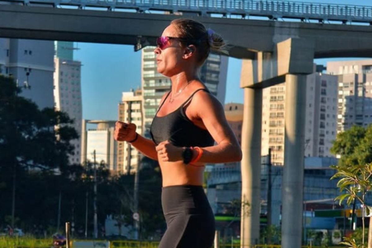 Entenda o que pode ter causado a morte da triatleta brasileira nos EUA