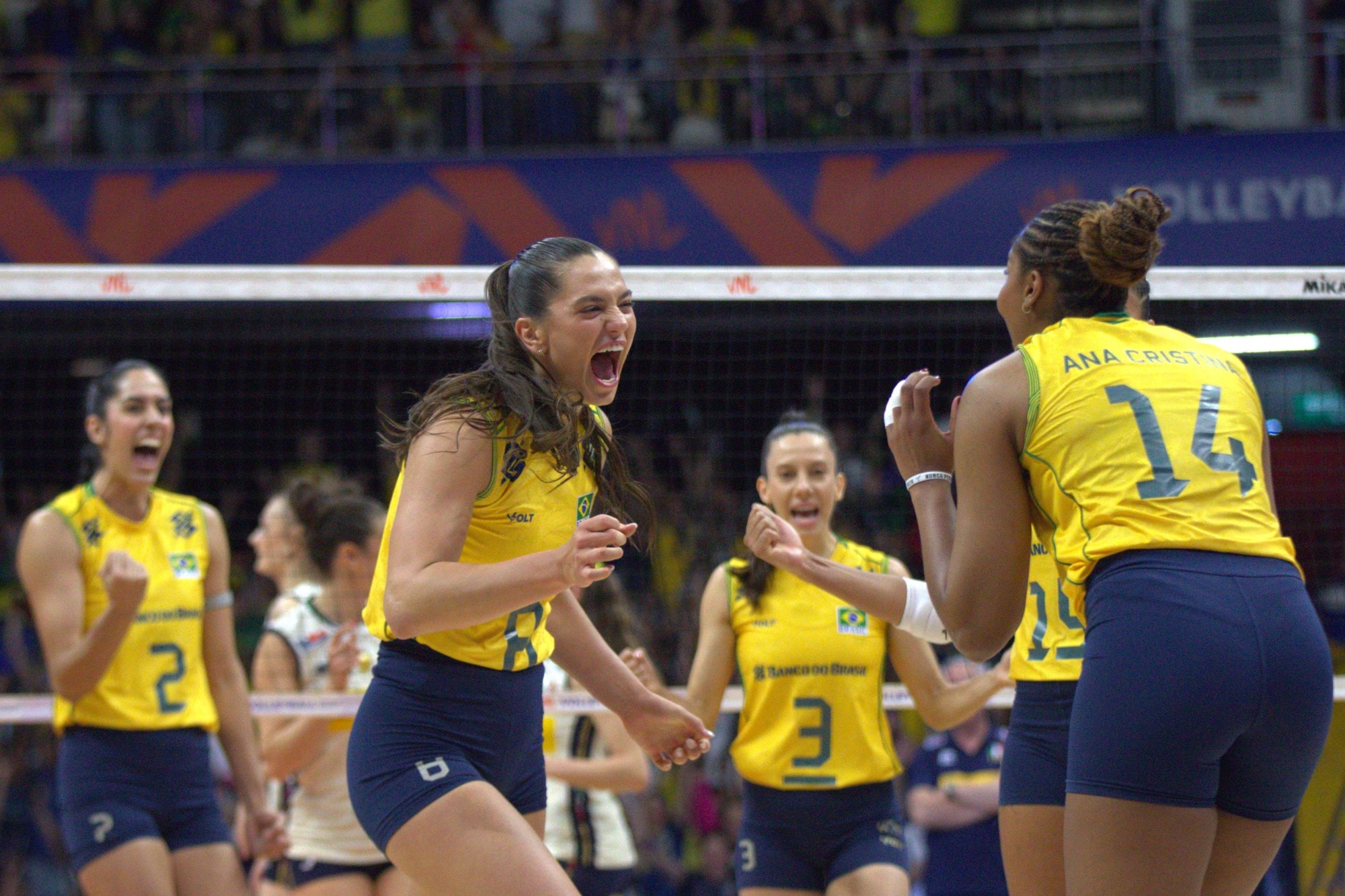 No tie-break, Brasil vence a Itália e segue invicta na Liga das Nações