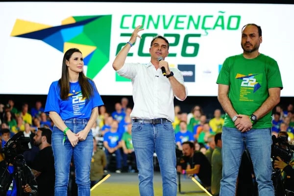 Centrão trava alianças de Flávio, que aposta em base bolsonarista