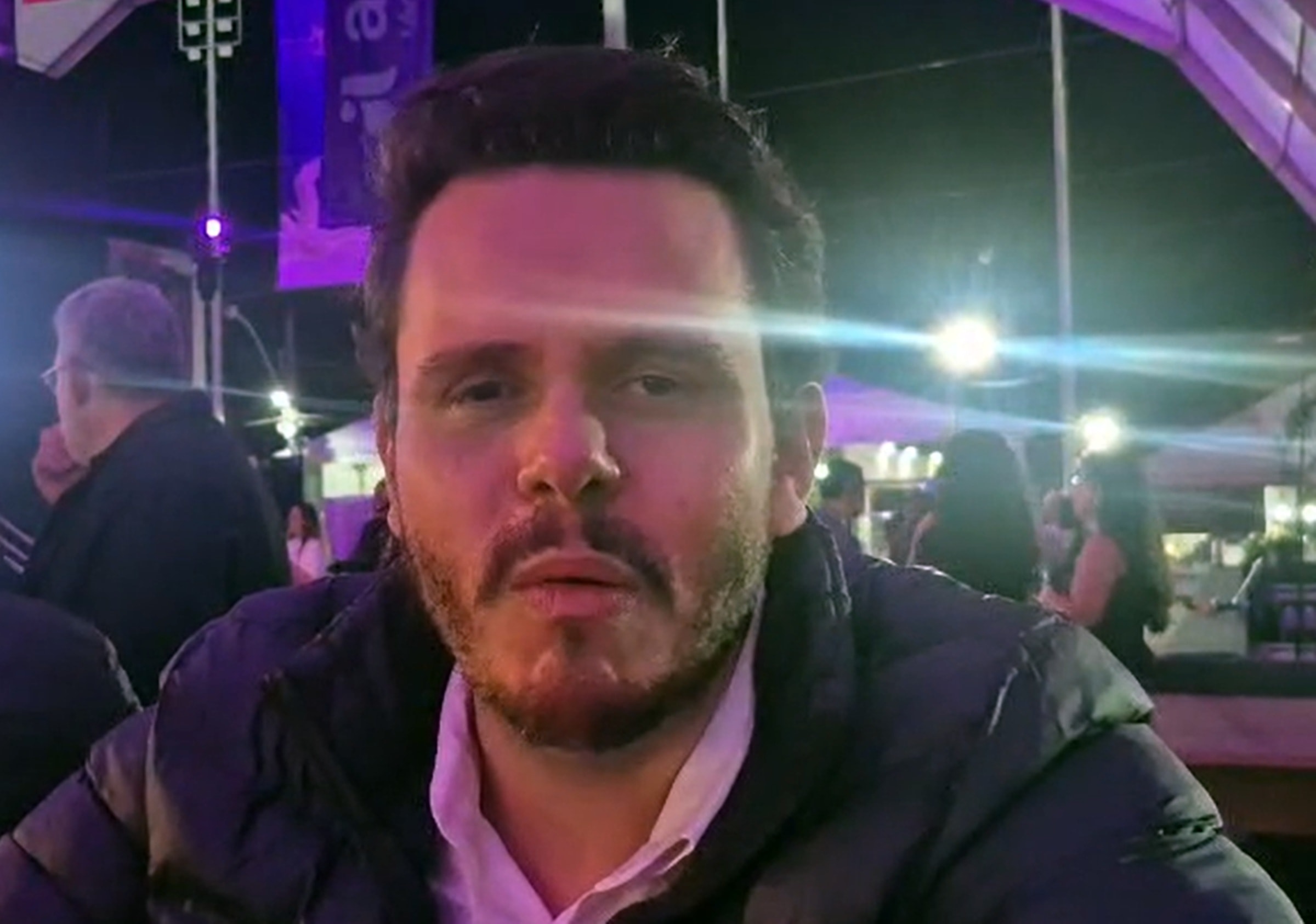 Autor de homenagem a Flávio em BH: protesto da esquerda é democrático. Vídeo