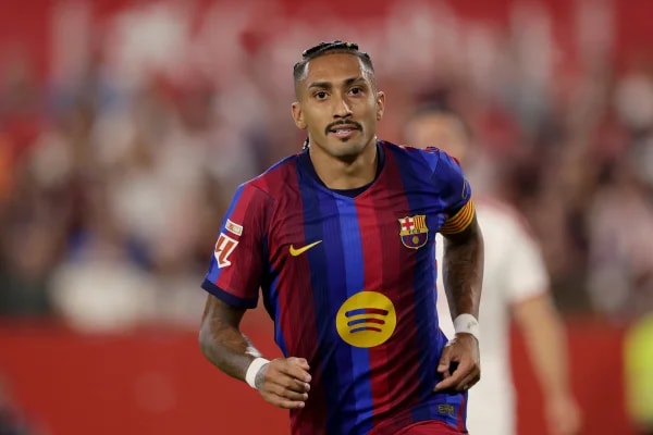 Seleção Brasileira: Vini Jr. e Raphinha vivem momentos opostos após a Copa