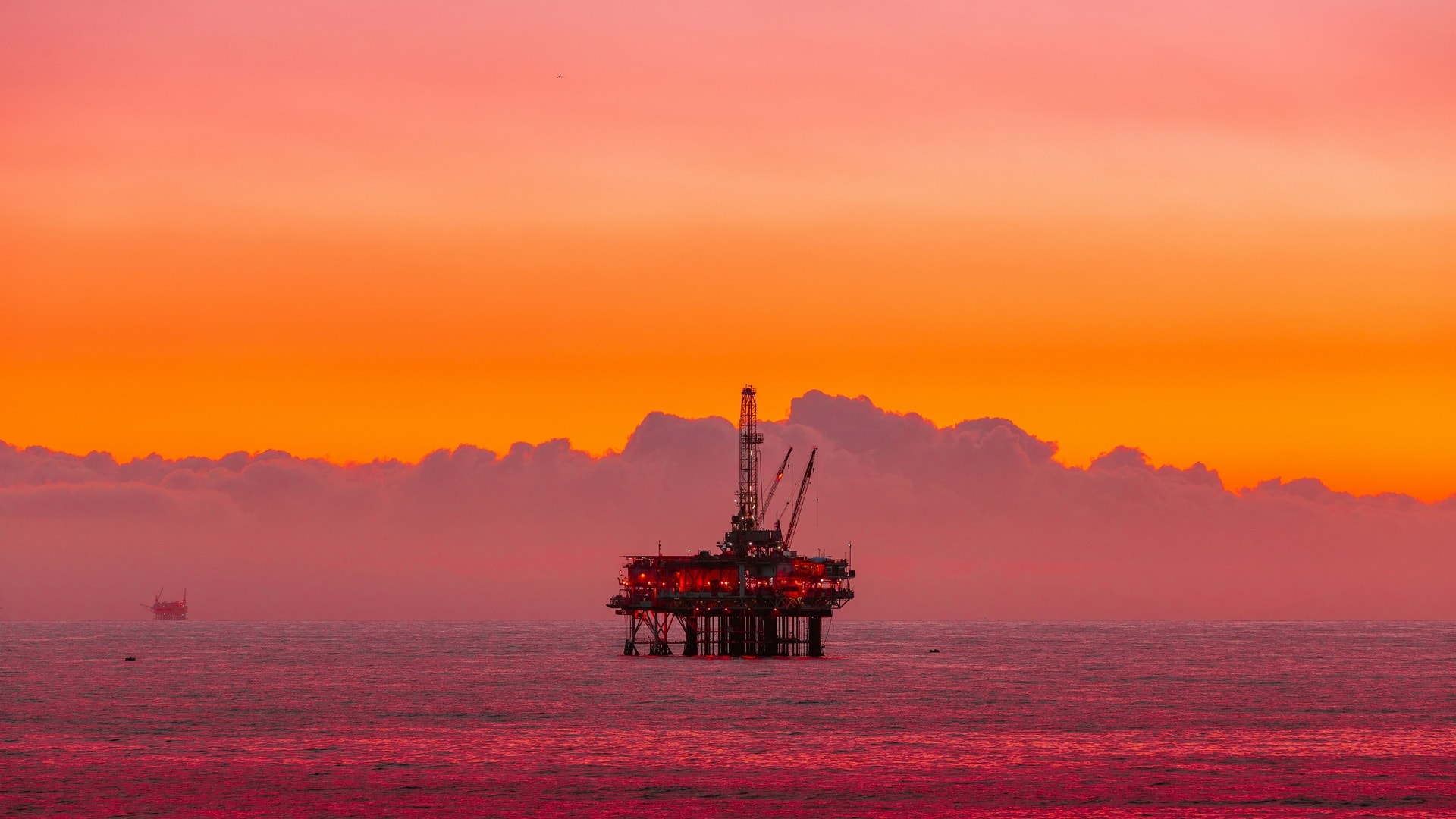 AIE: Escalada entre EUA e Irã pode ameaçar superávit no mercado de petróleo em 2027