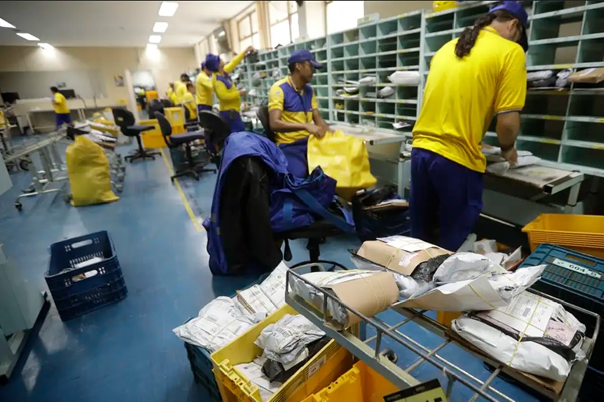 Carteiro processa Correios por protetor solar "fraco", mas perde