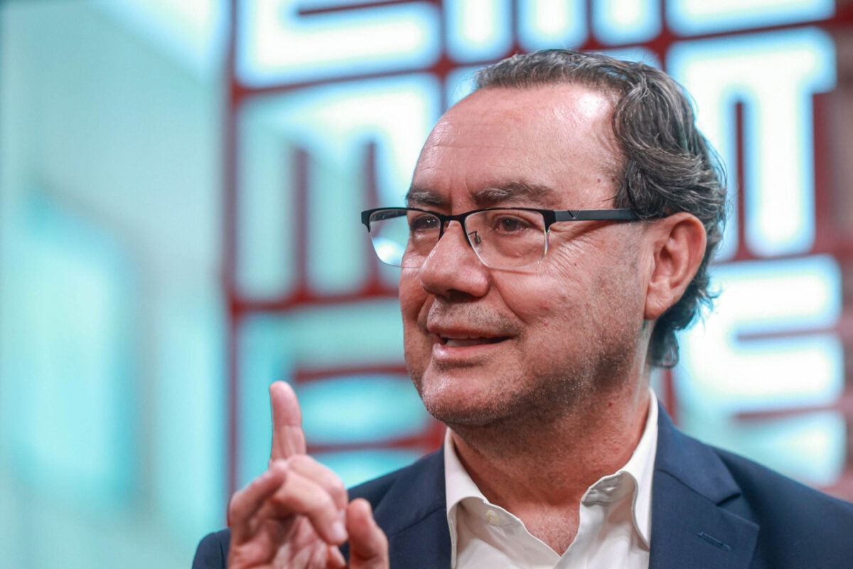 Augusto Cury diz que famílias de Lula e Flávio “sequestraram” o Brasil