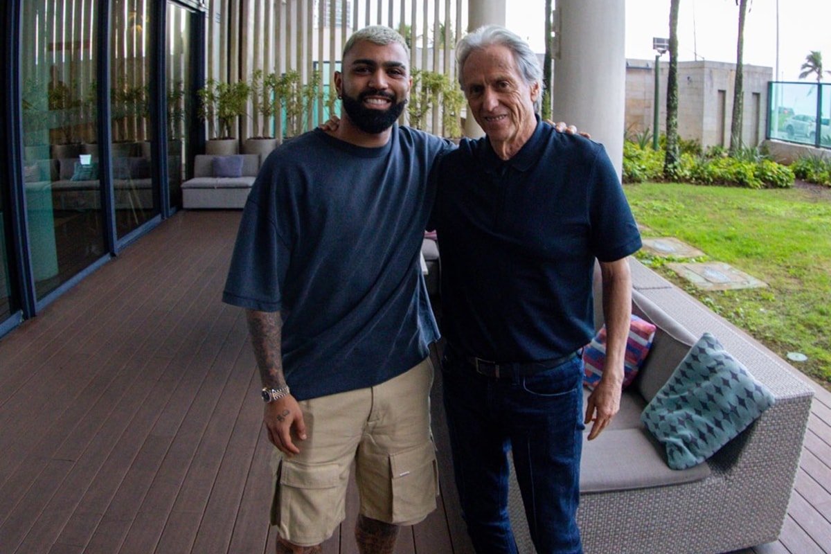 Ídolos do Flamengo, Gabigol e Jorge Jesus se encontram no Brasil; veja