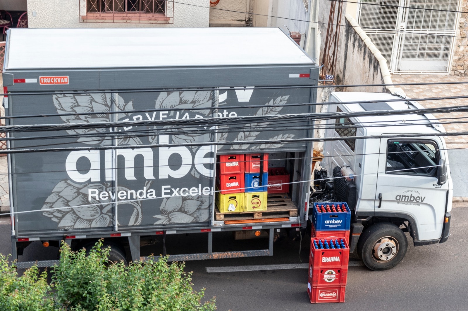 Tendência positiva para Ambev continuará? Goldman vê espaço limitado e mantém venda