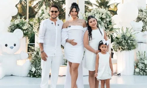 Thiago Aquino e Thayná Santiago se emocionam ao descobrir sexo do bebê