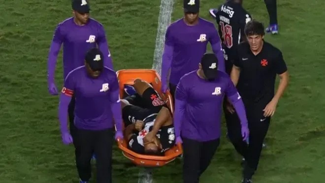Ancelotti revela impacto emocional ao cortar jogadores: “Pesa muito em mim”