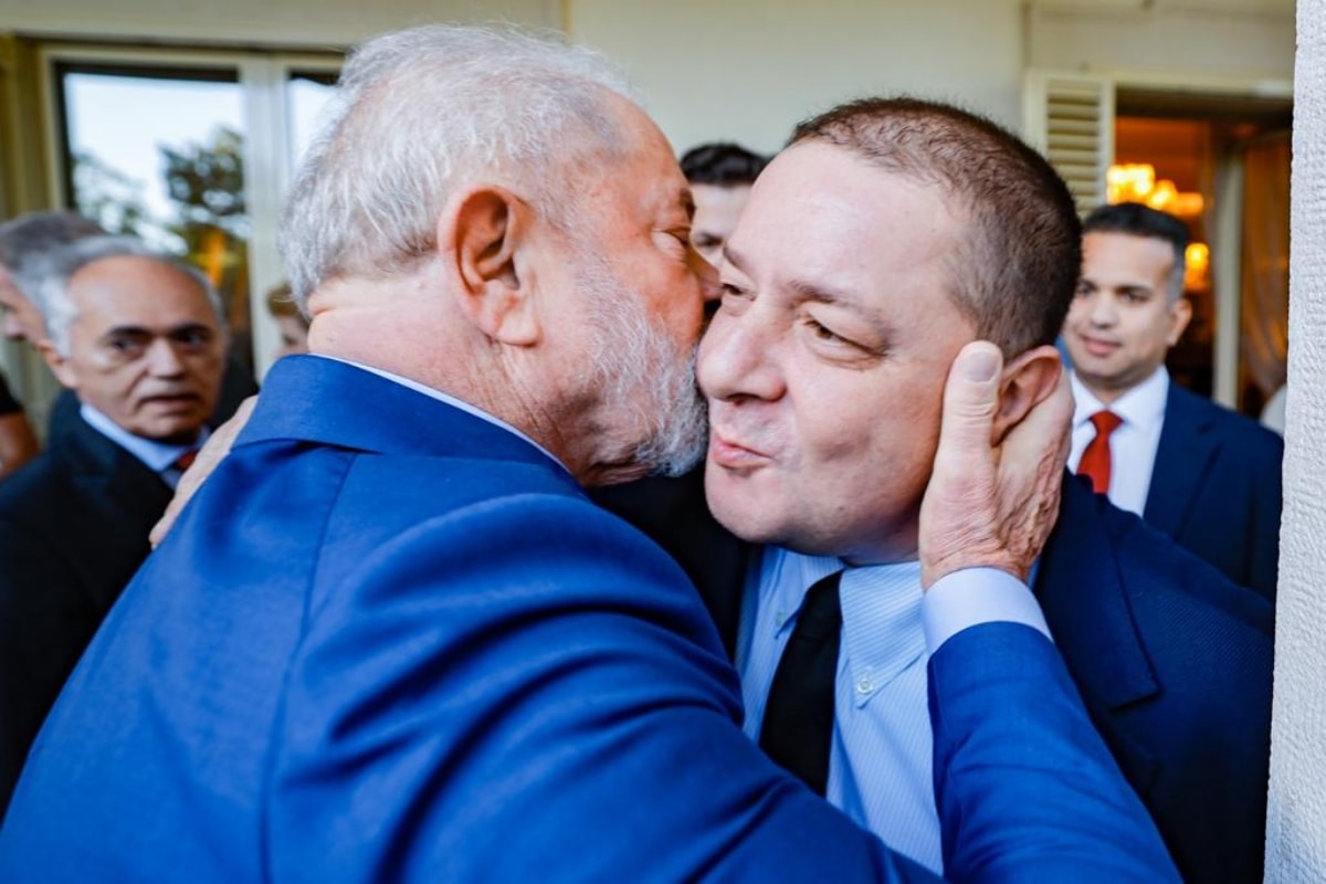 Lula diz ao TSE que Lulinha aceita abrir sigilo em ação contra Flávio