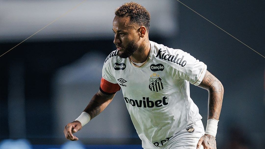 Neymar avança em recuperação e inicia treinos no gramado
