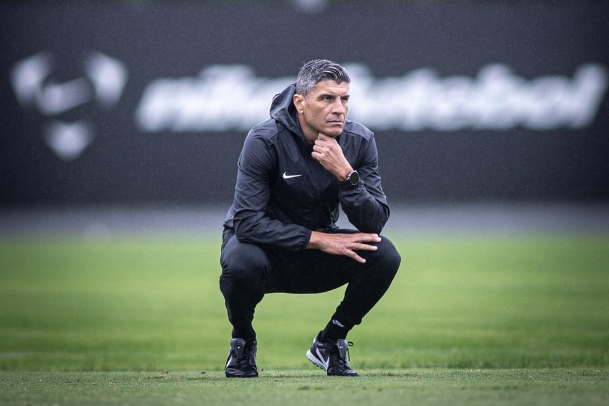 "O desafio é grande", avalia novo técnico do Vasco em apresentação