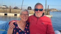 'Surreal': casal britânico em iate descreve susto com tiros de advertência de navio de guerra russo