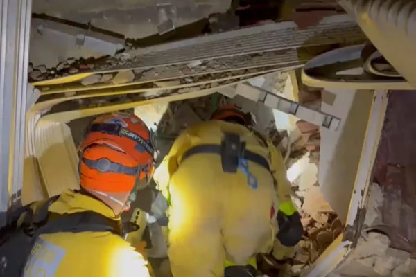 Bombeiros de SP ajudaram a achar 6 vítimas do terremoto na Venezuela