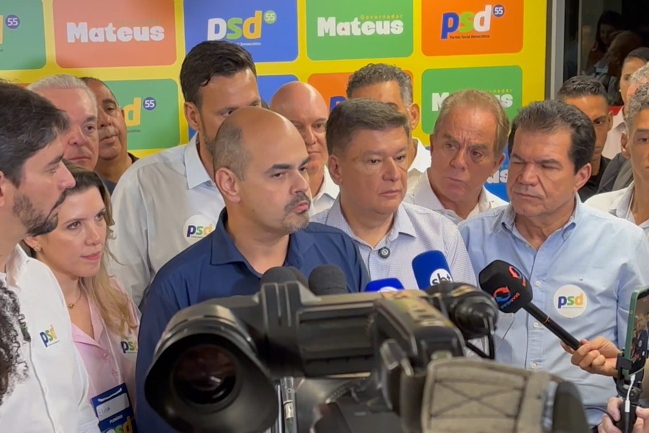 Simões ataca Eduardo Cunha: "Cadáver tentando ressuscitar em MG"