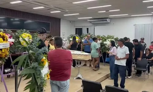 Corpo de candidata a miss que morreu é velado no extremo sul da Bahia