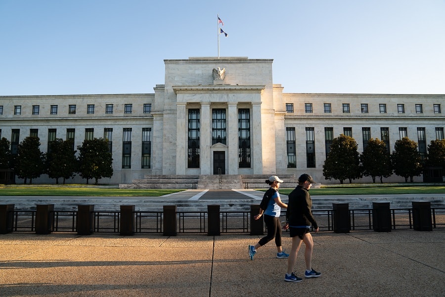 Operadores acreditam que Fed, sob a gestão de Warsh, subirá taxa de juros em 2026