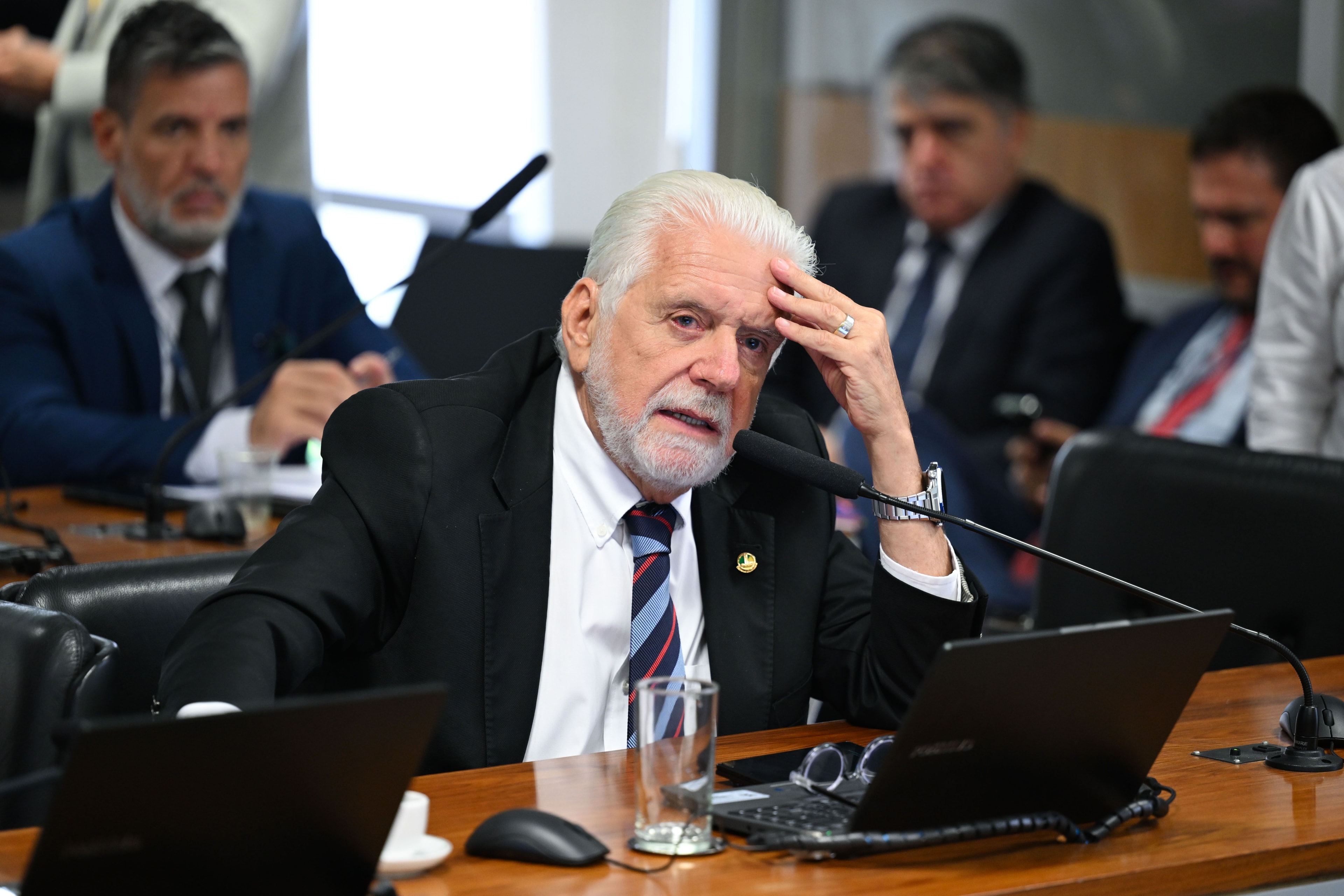Atlas/Bloomberg: 45,4% responsabilizam família Bolsonaro por novo tarifaço