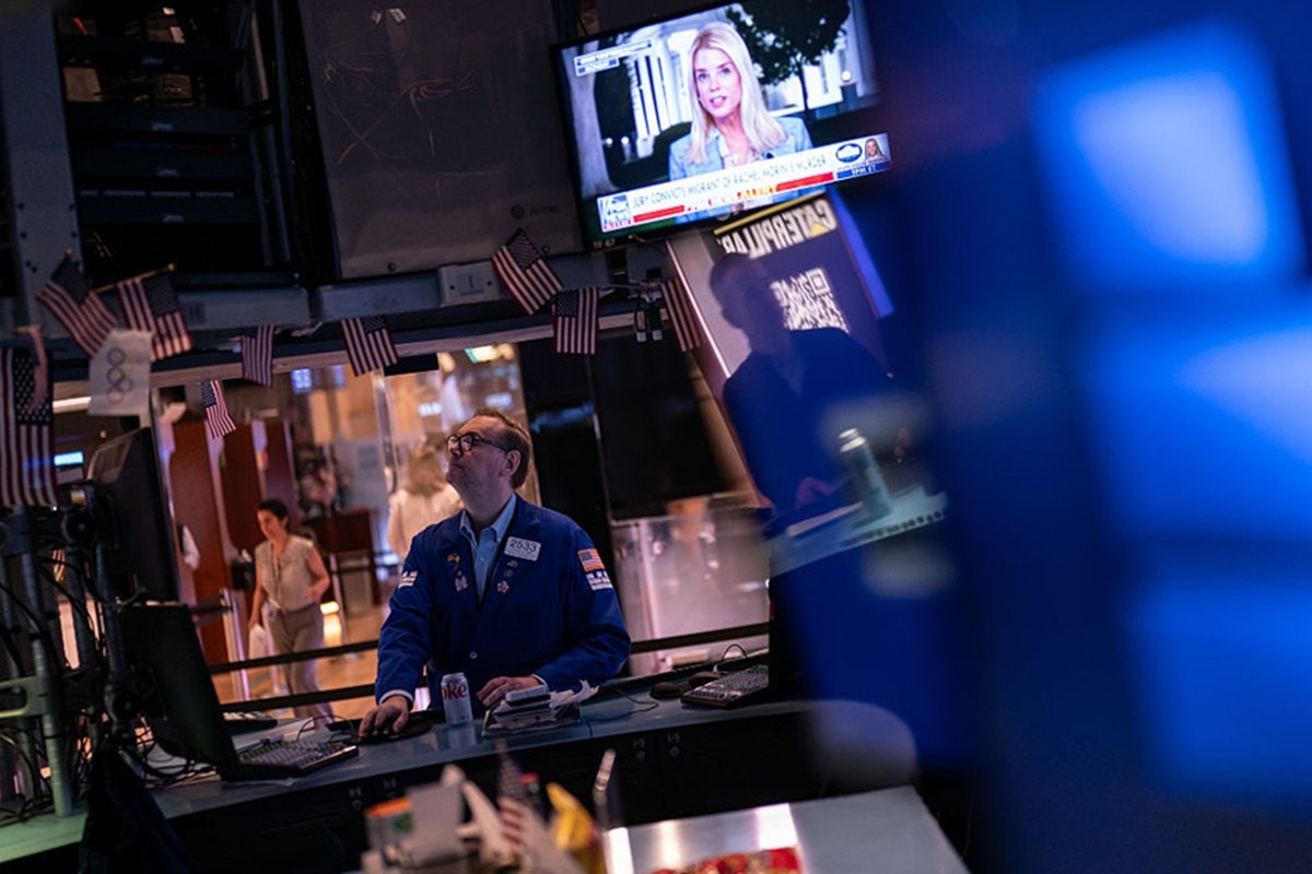 Wall Street afunda: bolsas de NY caem com alta do petróleo e inflação
