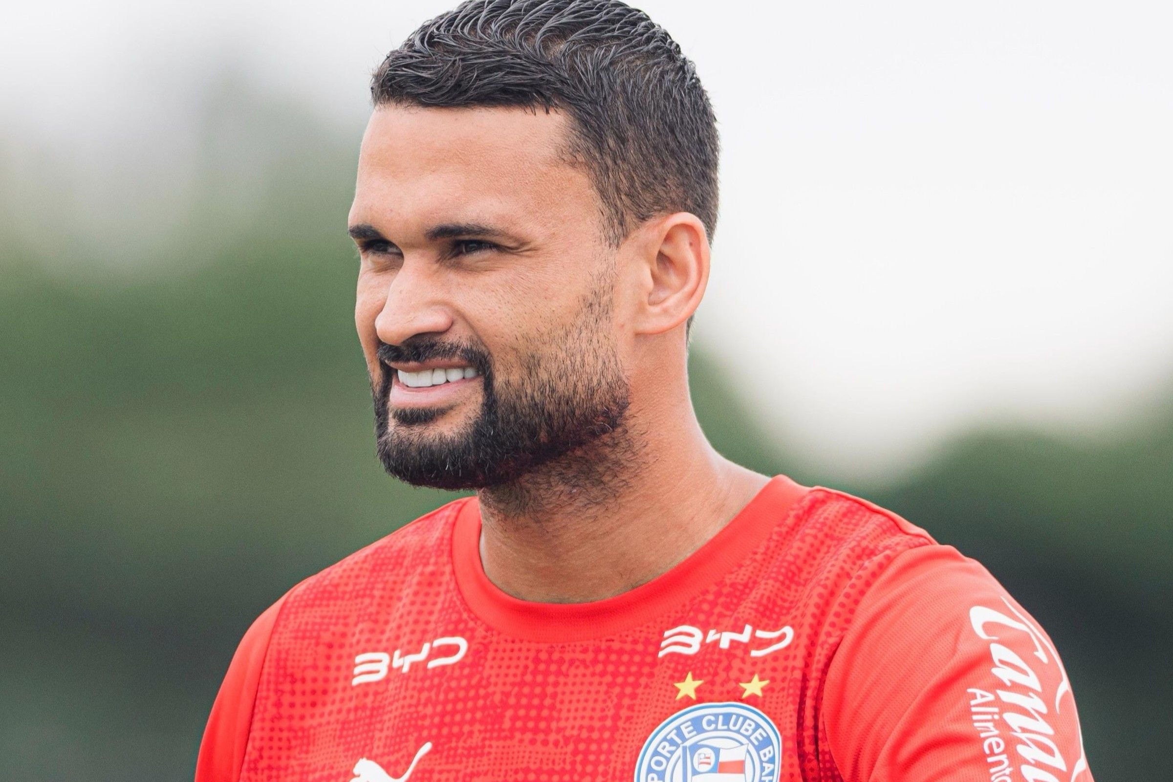 Investigado por xenofobia, Willian José pede desculpas por post ofensivo