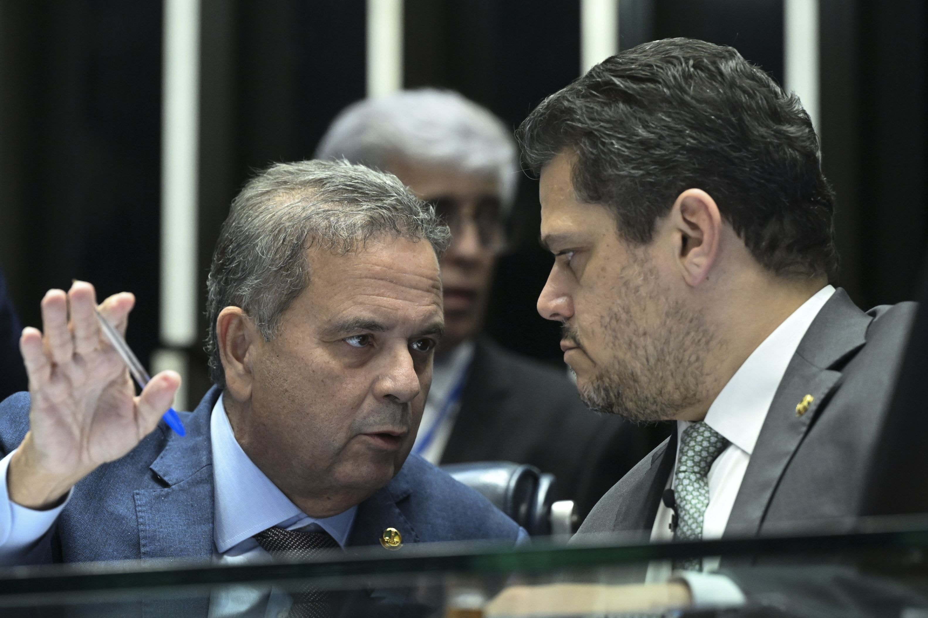 Veto a delegados da PF em gabinetes do STF atingiria Moraes e Mendonça