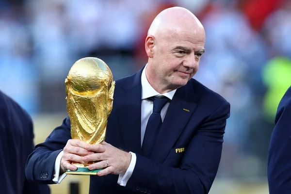 Infantino promete levar México à Conmebol caso reeleito; confira