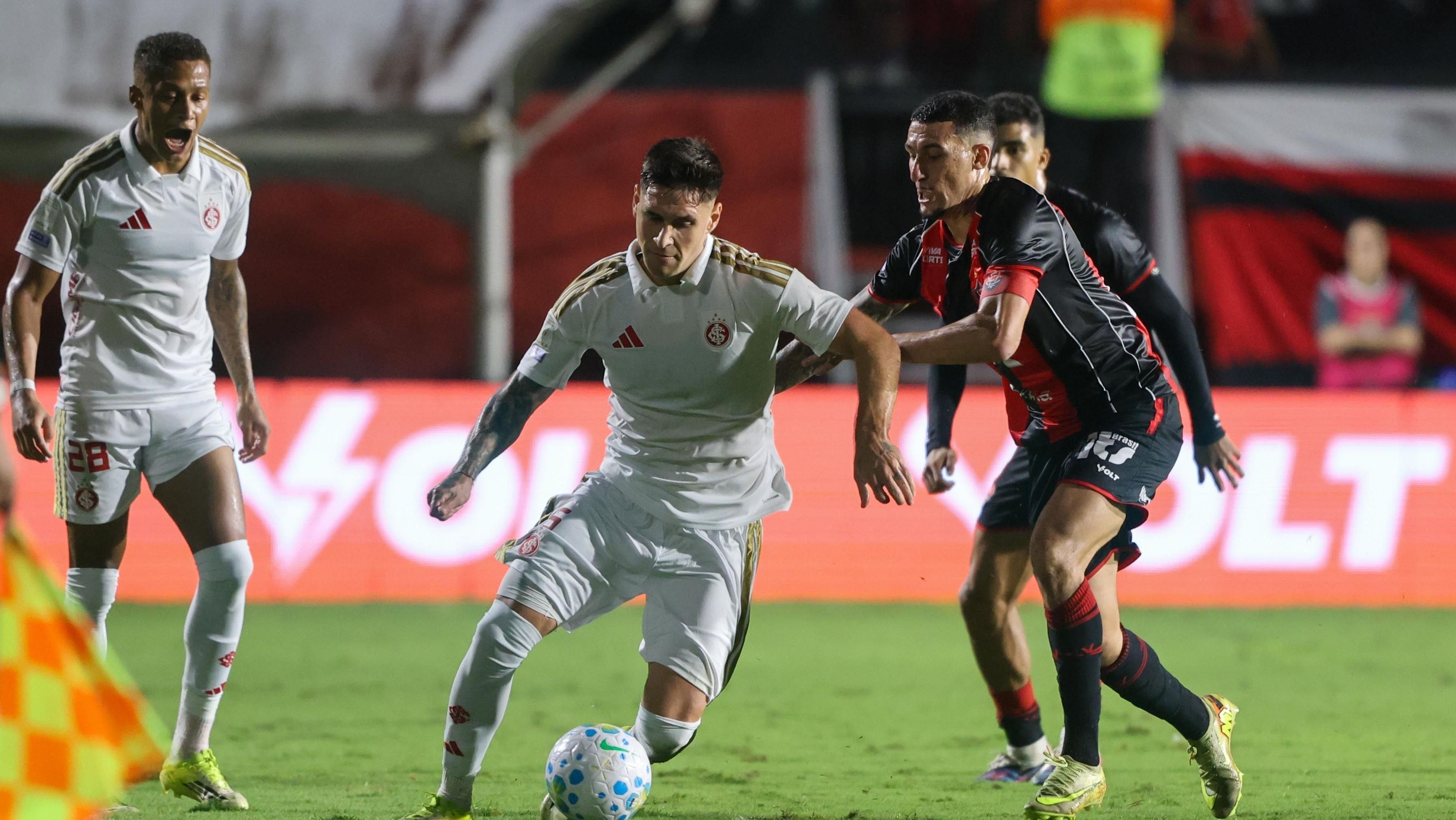 Flamengo x Palmeiras: escalações e onde assistir ao Brasileirão