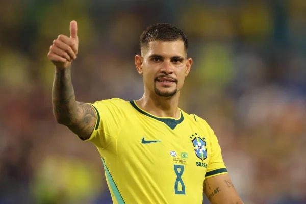 Bruno Guimarães: Newcastle rejeita proposta do Arsenal pelo brasileiro