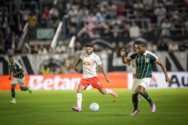 Red Bull Bragantino e Coritiba empatam sem gols pelo Brasileirão