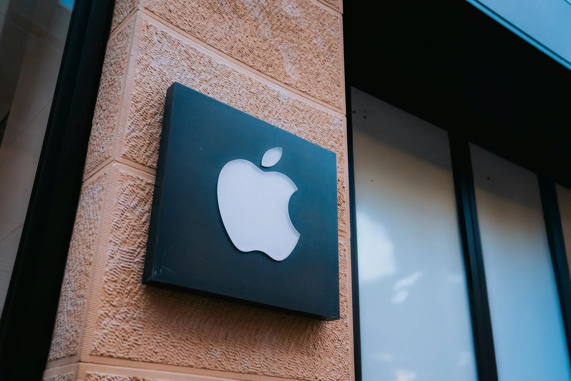 Espionagem? Apple começa a usar IA para gravar atendimento em lojas