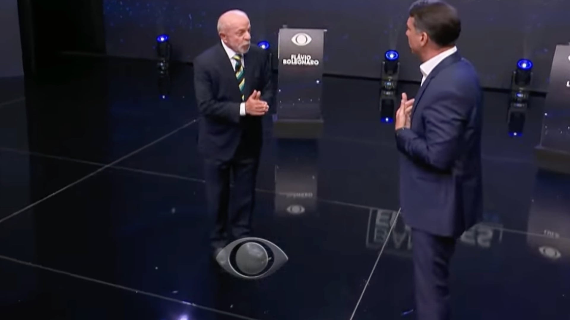 Veja fotos do 1º confronto direto de Lula e Flávio na “Band”