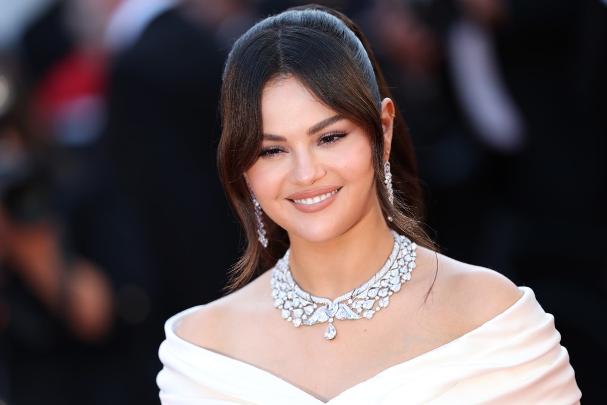 Anti-blush: tendência de beleza pede visual natural e menos “chinelada”