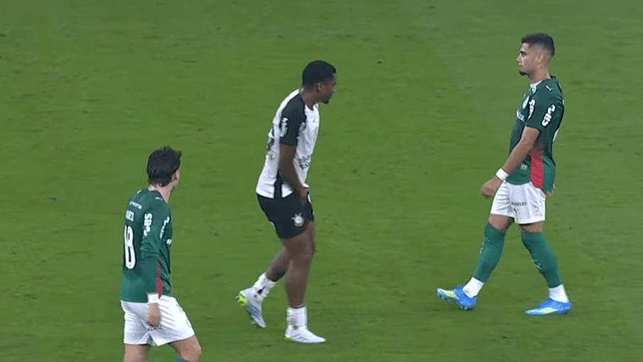 Com dois a menos, Corinthians segura 0 a 0 com o Palmeiras no Brasileirão