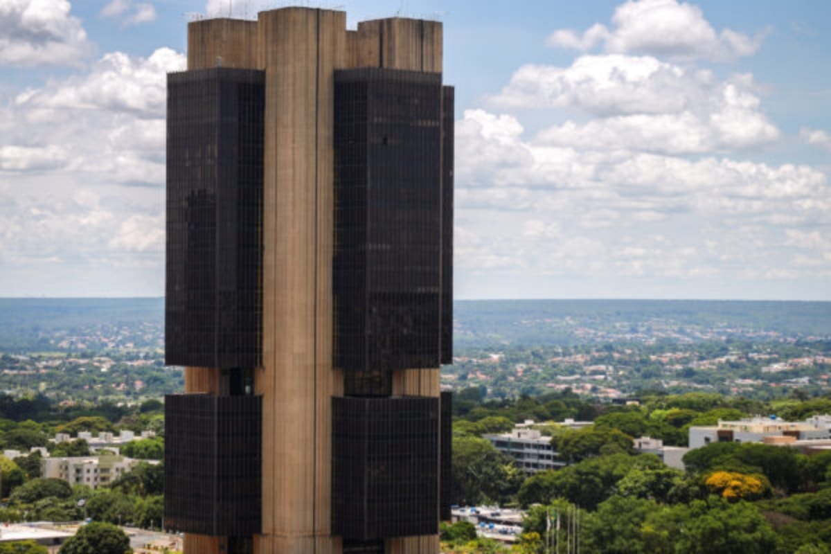 Taxa de juros: BC volta a decidir Selic com pressão da guerra no Irã
