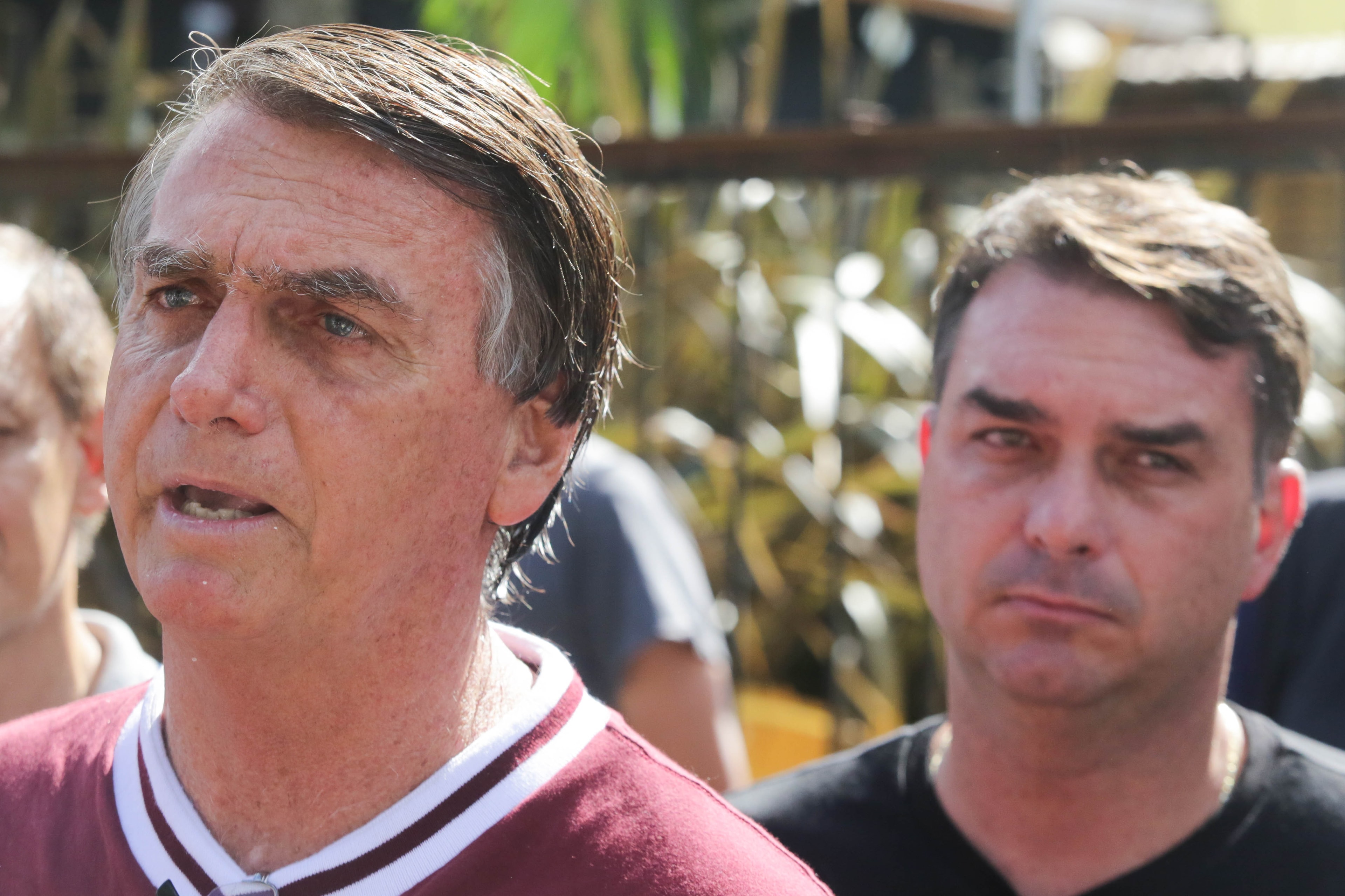 A 56 dias da eleição,o desafio de cumprir a lei contra o clã Bolsonaro