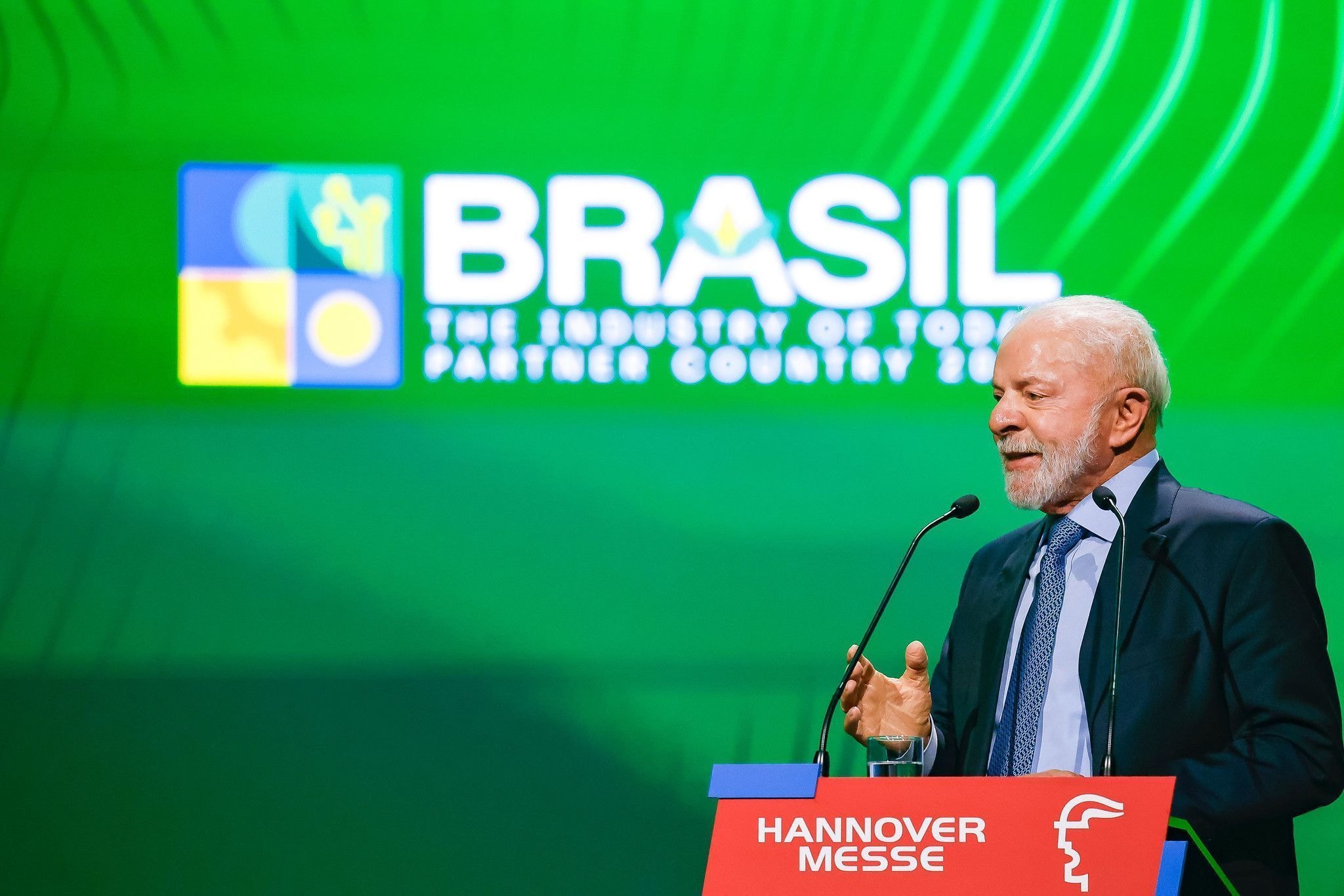 Lula retorna ao Brasil em meio a impasse com os EUA sobre caso Ramagem